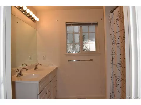 12263 E 2nd Dr, Aurora, CO 80011 photo 5