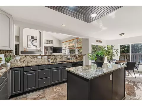 Kitchen - 308 Red Hawk Cir, Silverthorne, CO 80498 photo 2 of 3
