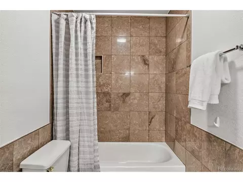 Bath - 308 Red Hawk Cir, Silverthorne, CO 80498 photo 1 of 4