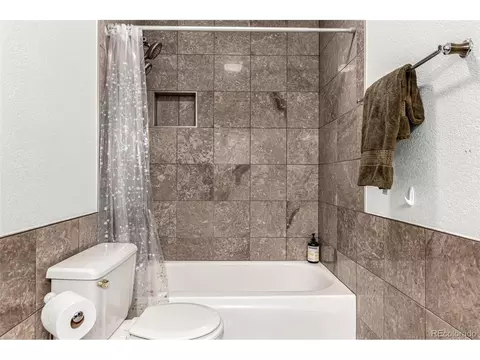 Bath - 308 Red Hawk Cir, Silverthorne, CO 80498 photo 5 of 7