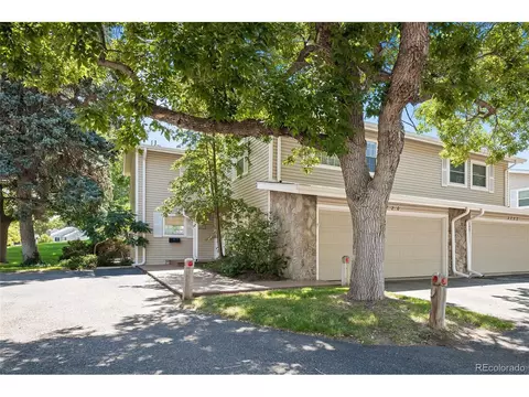 2720 S Heather Gardens Way, Aurora, CO 80014