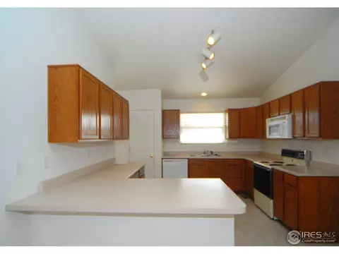 5756 Canyon Cir, Frederick, CO 80504 photo 4