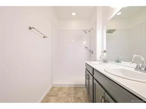 Bath - 26770 E Cedar Ave, Aurora, CO 80018 photo 3 of 3