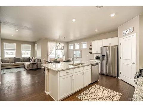 231 S Quantock St, Aurora, CO 80018 photo 4