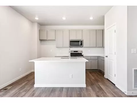 22866 E 47th Pl, Aurora, CO 80019 photo 2