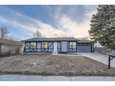 16623 E Kent Dr, Aurora, CO 80013