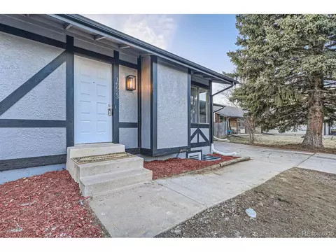 16623 E Kent Dr, Aurora, CO 80013 photo 2