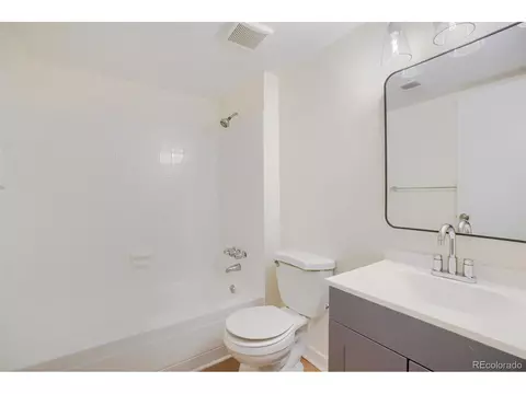 Bath - 17620 E Bethany Dr, Aurora, CO 80013 photo 2 of 2