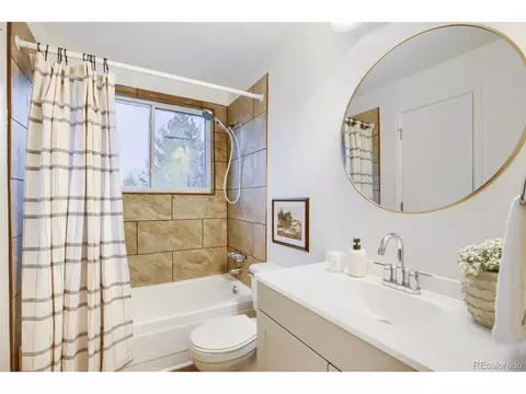 Bath - 17620 E Bethany Dr, Aurora, CO 80013 photo 1 of 2