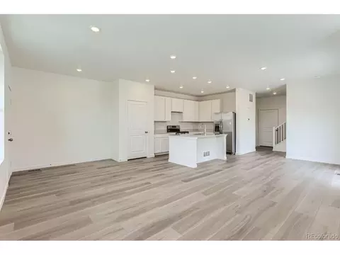 565 Bennett Ave, Bennett, CO 80102 photo 3