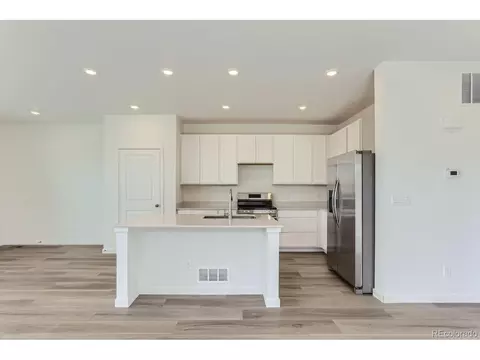 565 Bennett Ave, Bennett, CO 80102 photo 5