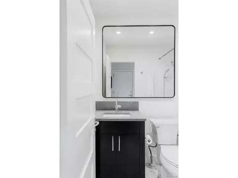 Bath - 3000 E 5th Ave, Denver, CO 80206 photo 6 of 6