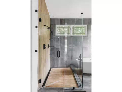 Bath - 3000 E 5th Ave, Denver, CO 80206 photo 3 of 6