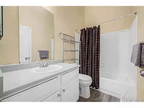 Bath - 17125 E Chenango Ave #D, Aurora, CO 80015 photo 2 of 2