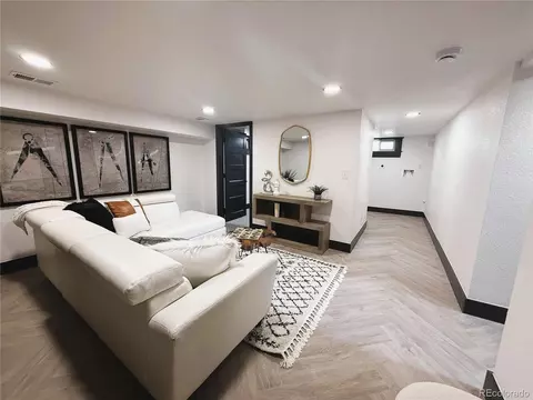 2824 Cherry St, Denver, CO 80207 photo 21
