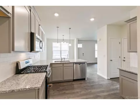 21925 E 9th Pl, Aurora, CO 80018 photo 4