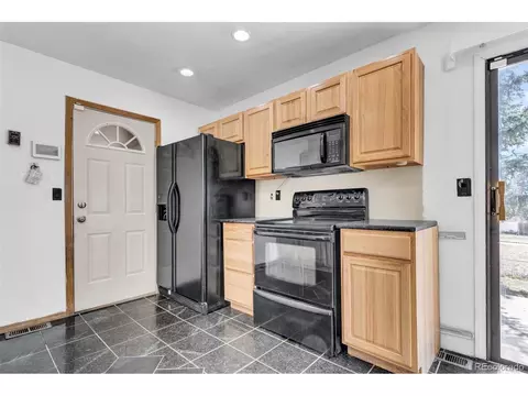 Kitchen - 16666 E Bails Pl, Aurora, CO 80017 photo 2 of 3