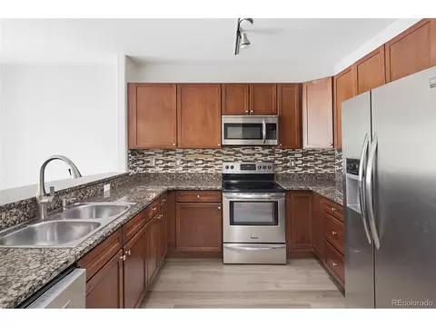 9079 E Panorama Cir #413, Englewood, CO 80112