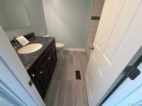 Bath - 1663 S Blackhawk Way #A, Aurora, CO 80012 photo 3 of 4