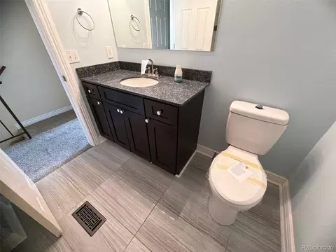 Bath - 1663 S Blackhawk Way #A, Aurora, CO 80012 photo 2 of 4