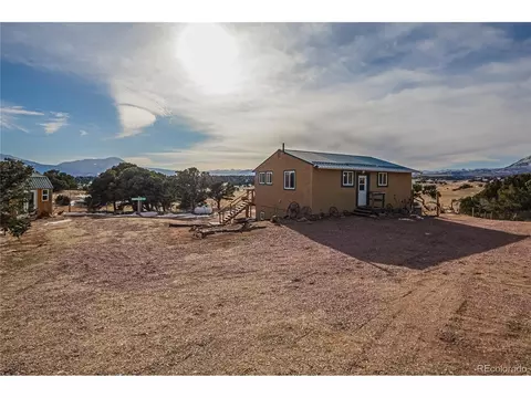 4074 Comanche Dr, Walsenburg, CO 81089