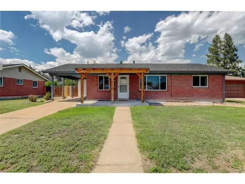 851 Jamaica St, Aurora, CO 80010