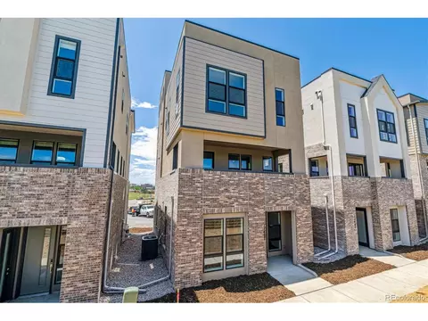 11487 E Briarwood Cir, Centennial, CO 80112
