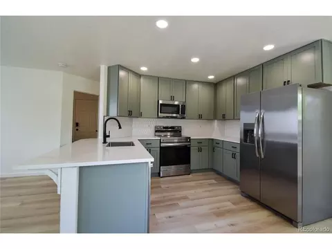 Kitchen - 19625 E Montview Dr, Aurora, CO 80011 photo 2 of 5