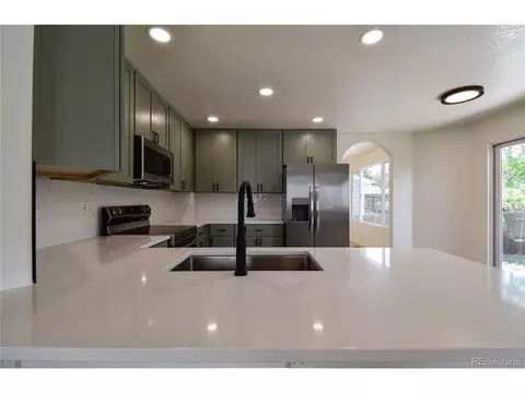 Kitchen - 19625 E Montview Dr, Aurora, CO 80011 photo 4 of 5