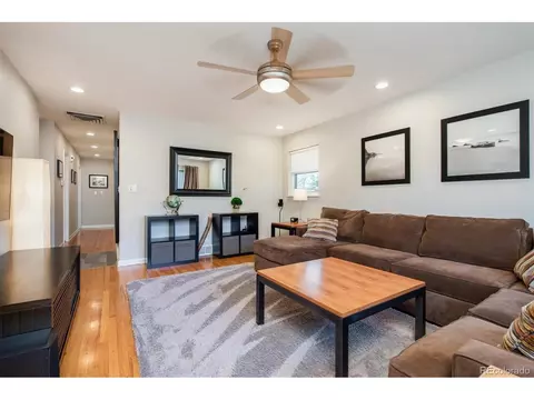 890 E Pinewood Ave, Centennial, CO 80121 photo 8