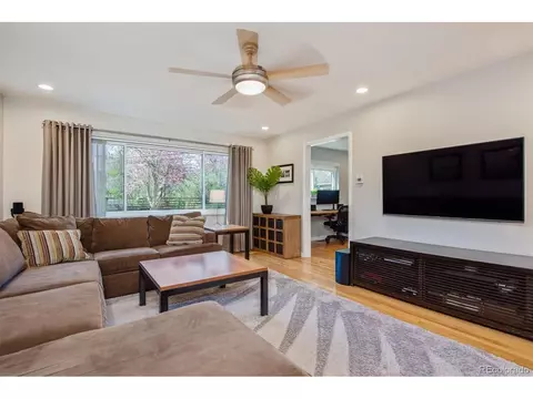 890 E Pinewood Ave, Centennial, CO 80121 photo 7