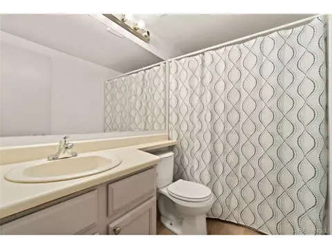 4586 Eugene Way, Denver, CO 80239 photo 10