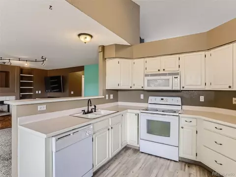 19452 E 42nd Ave, Denver, CO 80249 photo 9