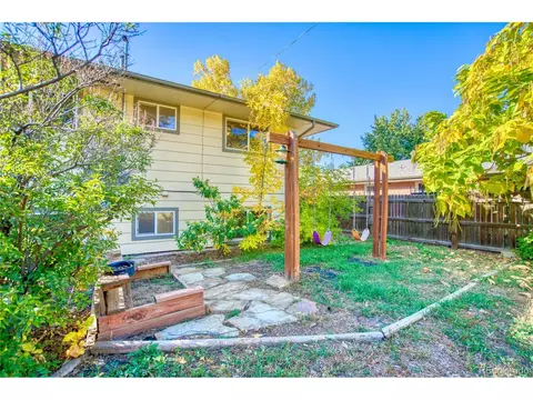 130 Merideth Ln, Longmont, CO 80501