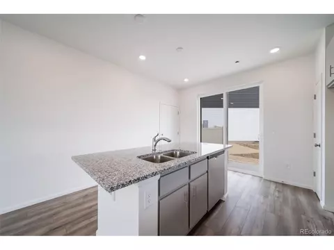 22103 E 38th Pl, Aurora, CO 80019 photo 4