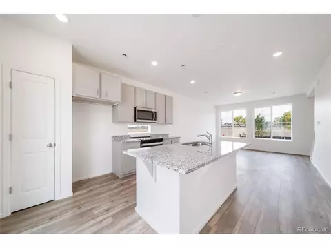 22103 E 38th Pl, Aurora, CO 80019 photo 5