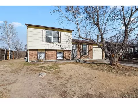 845 Madison Way, Bennett, CO 80102 photo 2