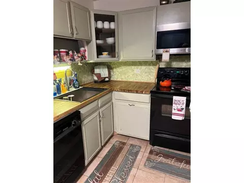 Kitchen - 9380 E Center Ave #65-1B, Denver, CO 80247 photo 5 of 5
