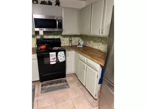 Kitchen - 9380 E Center Ave #65-1B, Denver, CO 80247 photo 4 of 5