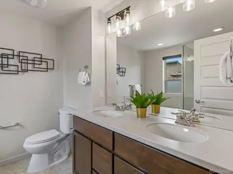 Bath - 8853 E 55th Ave, Denver, CO 80238 photo 3 of 5