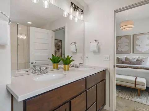 Bath - 8853 E 55th Ave, Denver, CO 80238 photo 4 of 5