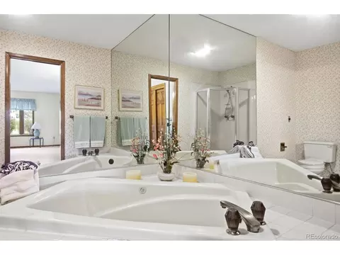 Bath - 16066 Double Eagle Dr #A, Morrison, CO 80465 photo 3 of 5