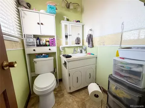 Bath - 662 Ash Ave, Akron, CO 80720 photo 2 of 3