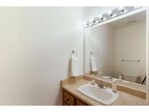 Bath - 18673 N Elbert Rd, Elbert, CO 80106 photo 2 of 2