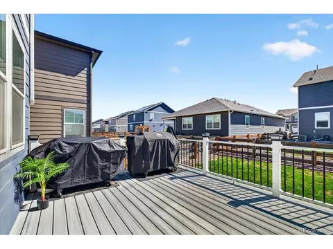 Exterior - 172 Fox St, Bennett, CO 80102 photo 3 of 8