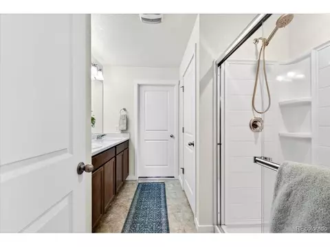 Bath - 172 Fox St, Bennett, CO 80102 photo 1 of 3