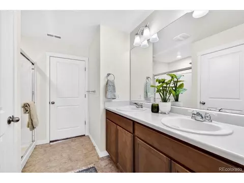 Bath - 172 Fox St, Bennett, CO 80102 photo 2 of 3
