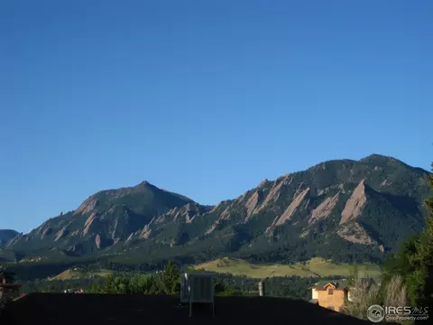 2315 Balsam Dr, Boulder, CO 80304 photo 2