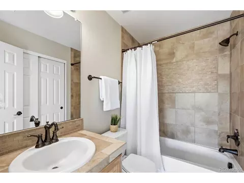 Bath - 27545 E Nova Pl, Aurora, CO 80016 photo 4 of 5