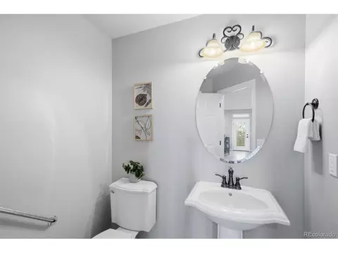 Bath - 27545 E Nova Pl, Aurora, CO 80016 photo 1 of 5